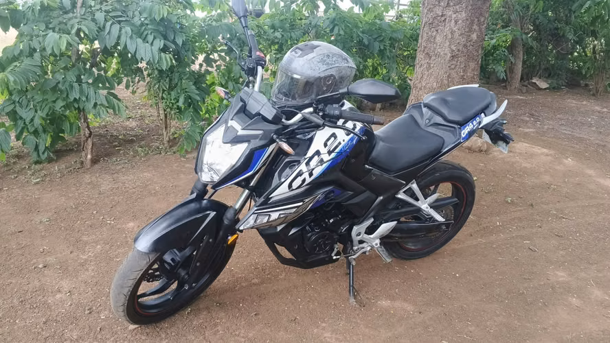 Se vende moto Génesis CR4 2.0en perfectas condiciones mantenimiento al día negociable 