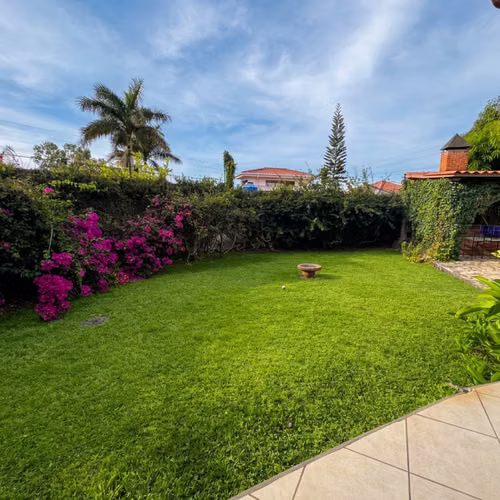 YA-Casa en Venta en Las Colinas, Managua con Piscina | 1,811 m² de Terreno - Imagen 17