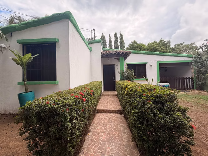 Renta de casa en Vistas de Esquipulas, ml