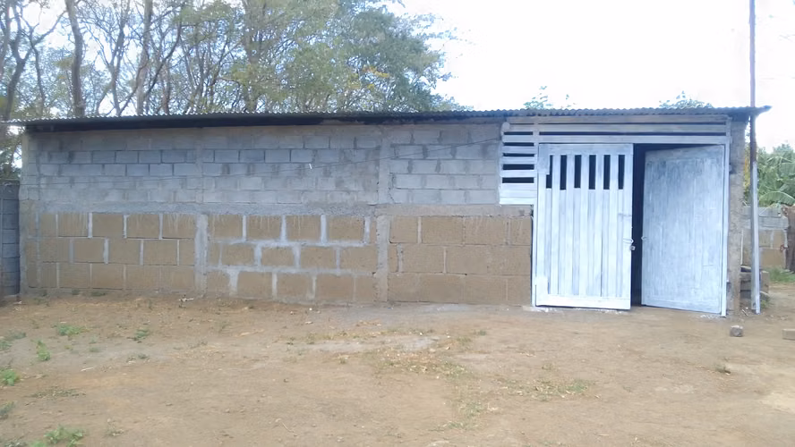 LOTE DE TERRENO CON CASA CONSTRUIDA. - Imagen 3