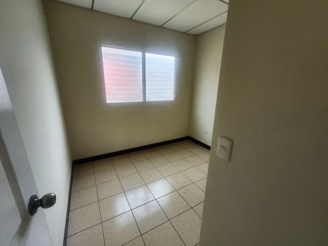 Se alquila casa en Valle Santa rosa 