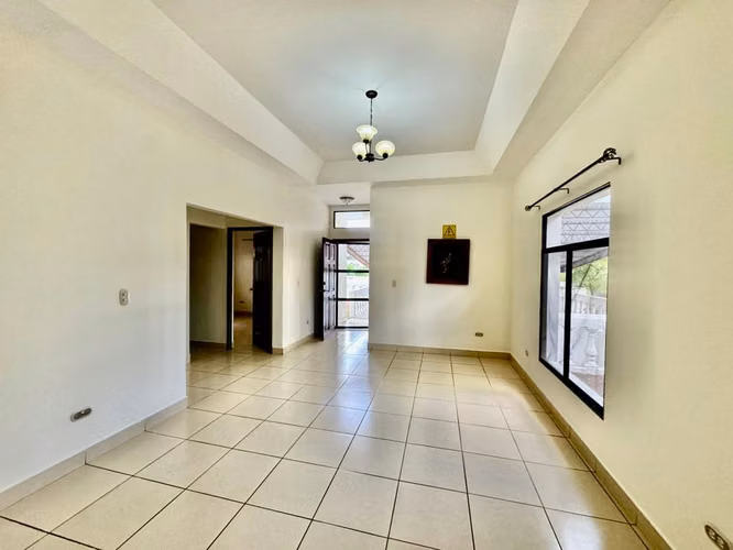 CASA EN VENTA | VILLA FONTANA, MANAGUA - Imagen 2