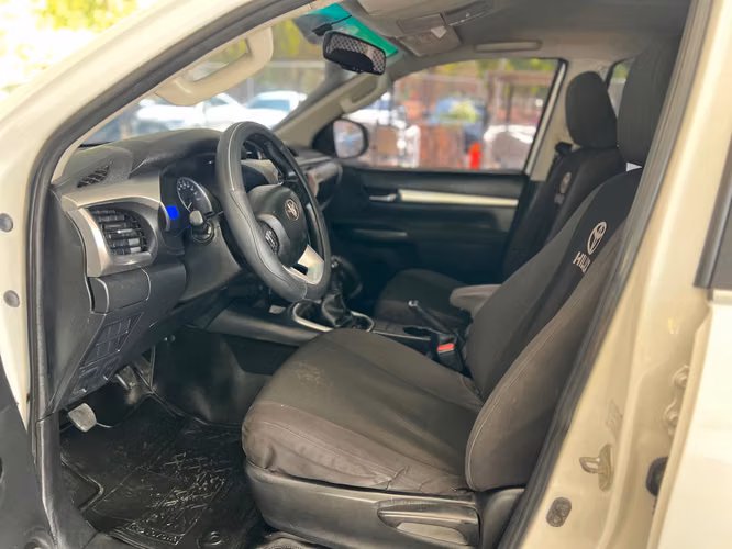 TOYOTA HILUX SR AÑO 2018 - Imagen 6