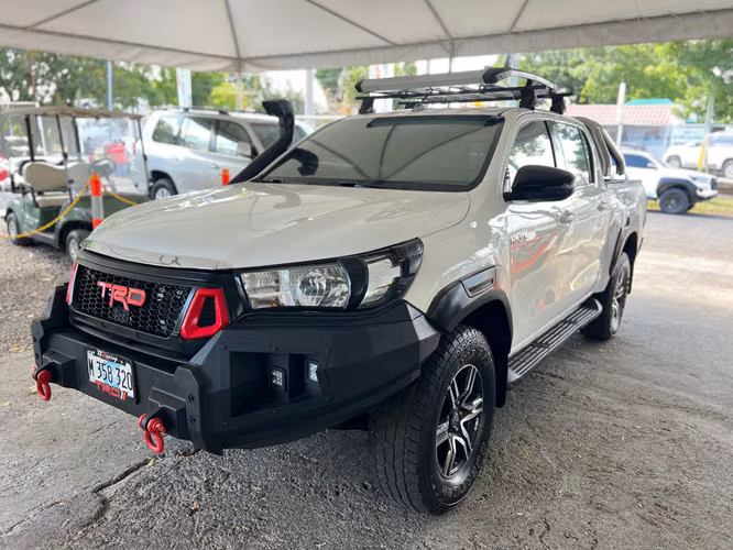 TOYOTA HILUX SR AÑO 2018 - Imagen 2