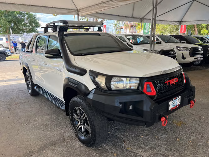 TOYOTA HILUX SR AÑO 2018