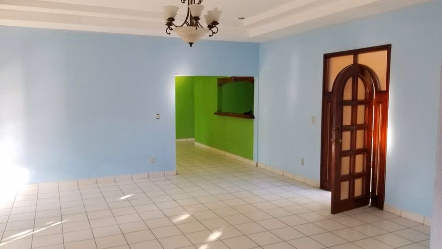Spacious house in residential Colonia Universidad - Imagen 3
