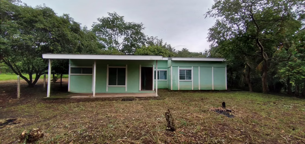 4 bedroom home next to Mombacho.
