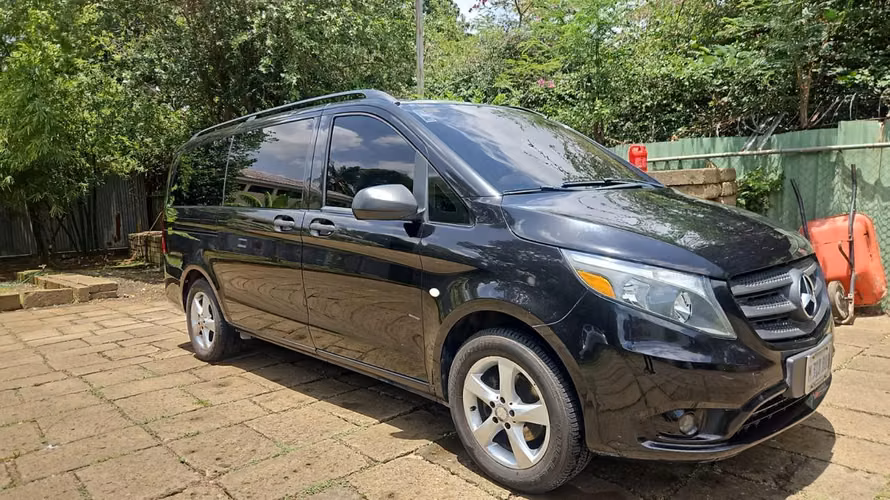 Mercedes-Benz Vito Tourer 2016 (7Plazas) – Impecable