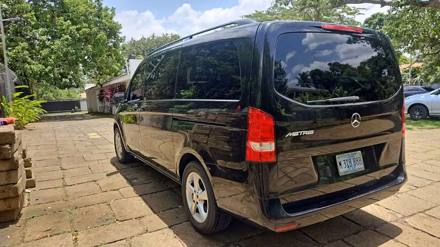 Mercedes-Benz Vito Tourer 2016 (7Plazas) – Impecable