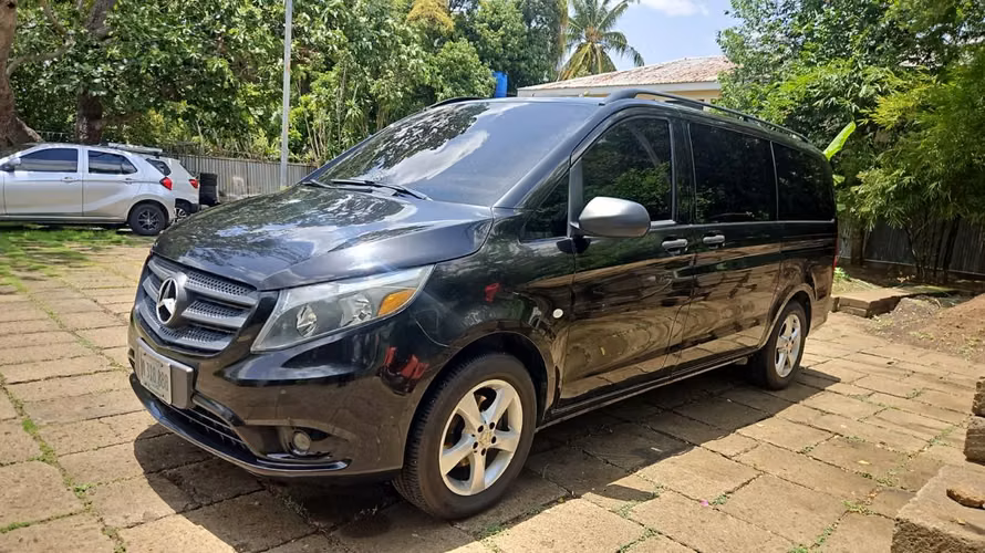 Mercedes-Benz Vito Tourer 2016 (7Plazas) – Impecable