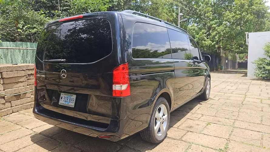 Mercedes-Benz Vito Tourer 2016 (7Plazas) – Impecable
