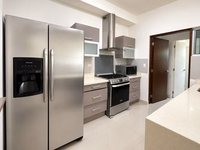  SE RENTA O SE VENDE TOWNHOUSE SEMIAMUEBLADO EN VILLAS FONTANA - Imagen 2