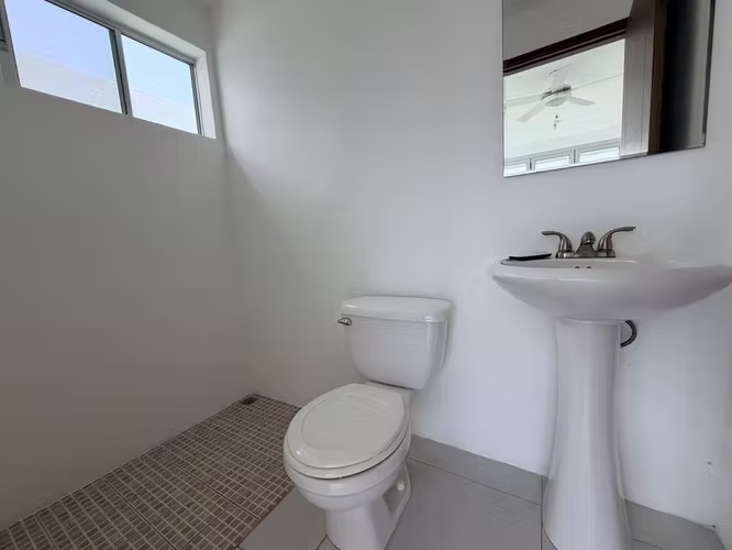  SE RENTA O SE VENDE TOWNHOUSE SEMIAMUEBLADO EN VILLAS FONTANA - Imagen 11