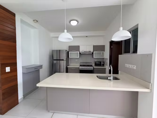  SE RENTA O SE VENDE TOWNHOUSE SEMIAMUEBLADO EN VILLAS FONTANA - Imagen 3