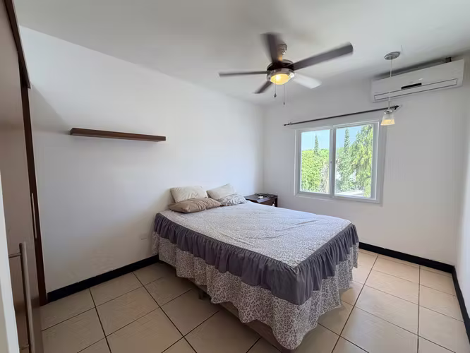 SE RENTA CASA AMUEBLADA EN LAS COLINAS - Imagen 13