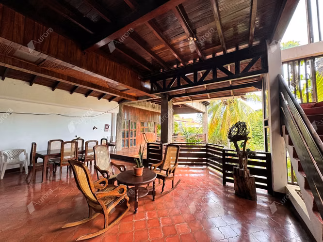 Four Story Coastal Retreat with 360 Ocean Views   Poneloya - Imagen 3
