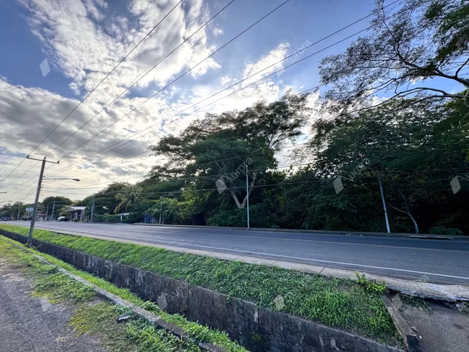 Ideal Lot Near the Beach   Top Schools   Reparto Genesis, Le n - Imagen 3