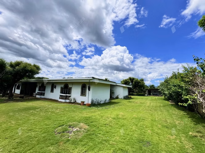 Elegant Country Estate in Santa Martha Le n. A Tranquil Retreat Minutes from the City - Imagen 3