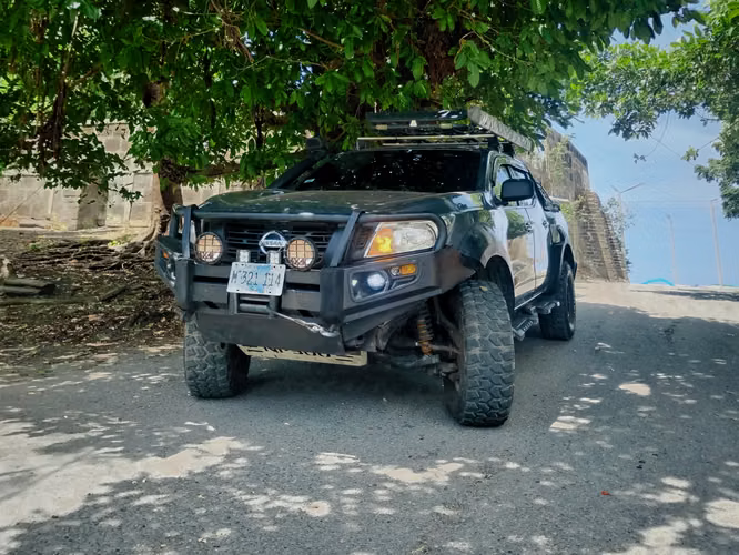 S/V NISSAN FRONTIER AÑO 2020 MANUAL 4×4 SUSPENSIÓN ESPECIAL OLD MAN EMU ESTILO SAFARI  - Imagen 3