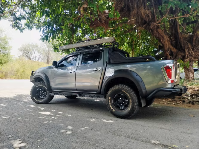 S/V NISSAN FRONTIER AÑO 2020 MANUAL 4×4 SUSPENSIÓN ESPECIAL OLD MAN EMU ESTILO SAFARI  - Imagen 4