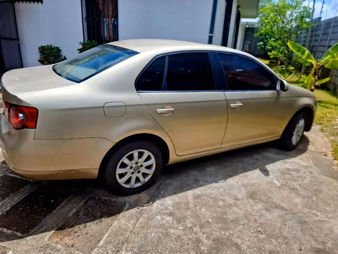 Vendo Volkswagen BORA 1600cc de 2008.Buen estado.  - Imagen 4
