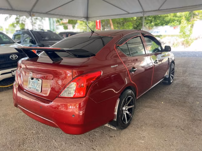 NISSAN VERSA AÑO 2018