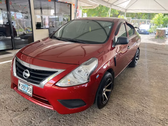 NISSAN VERSA AÑO 2018