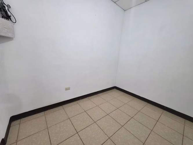 FP- Vendo casa en Residencial Valle Santa Rosa - Imagen 4