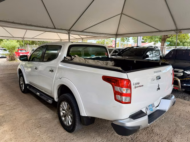 MITSUBISHI L200 SPORTERO AÑO 2017 - Imagen 6