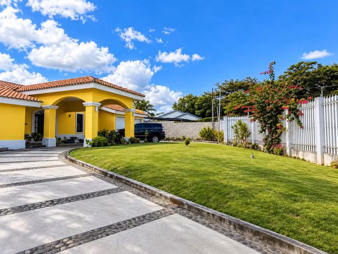 CASA EN RENTA EN RESIDENCIAL LAS COLINAS - Imagen 4