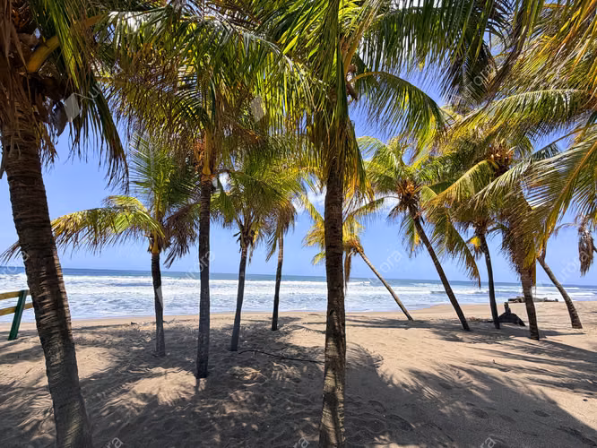 Oceanfront Home for Sale in Poneloya with 4 Bedrooms and Great Potential