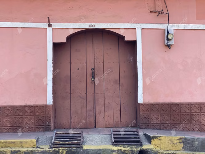 Renovation Opportunity  Colonial Corner House in Central Le n, Nicaragua - Imagen 2