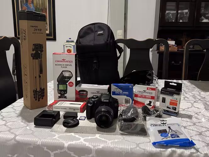 Canon camera EOS Rebel T6 + 18-55 mm lens + accessories kit
