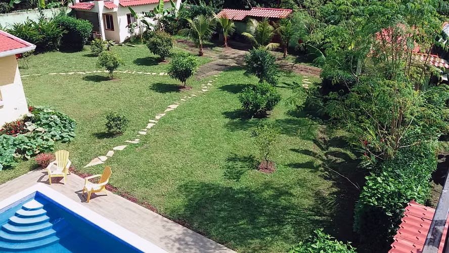 3 casas en un terreno - Imagen 9