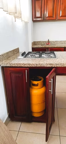 EM-Renta apartamento amoblado Condominio en 2da planta, cercanías Galerías Santo Domingo