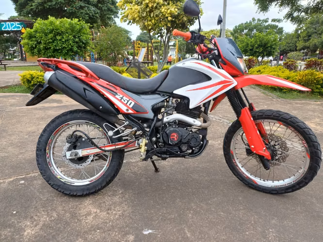 Moto Raybar Dragon 250cc