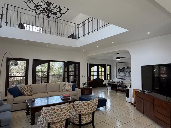 Residencia en Venta en Altos de las Cumbres | Piscina | US$430,000 - Imagen 3