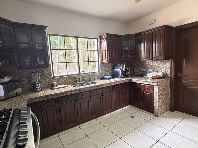 Residencia en Venta en Altos de las Cumbres | Piscina | US$430,000 - Imagen 13