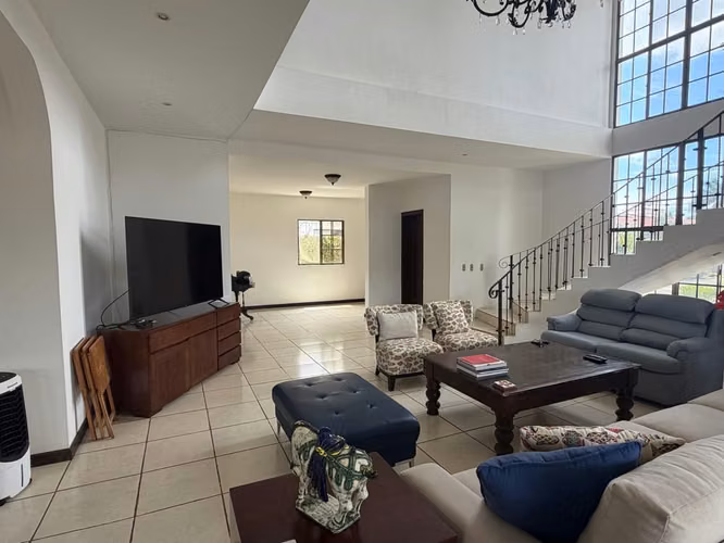 Residencia en Venta en Altos de las Cumbres | Piscina | US$430,000 - Imagen 16