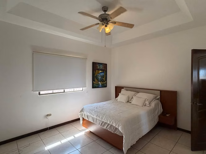 Residencia en Venta en Altos de las Cumbres | Piscina | US$430,000 - Imagen 17