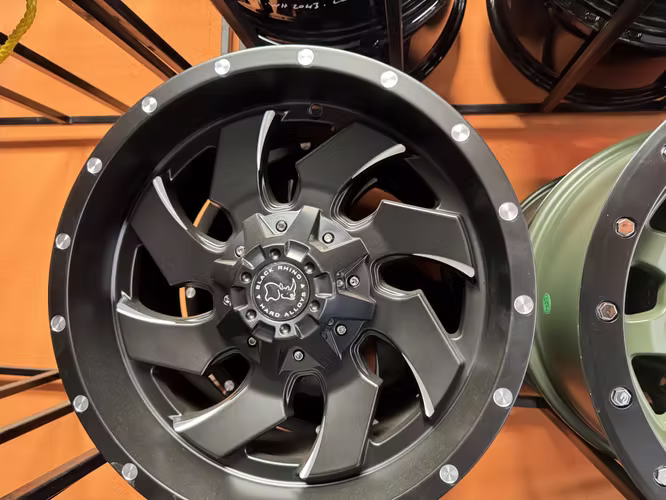 Rines para camionetas 17x9 Deluxe 2026