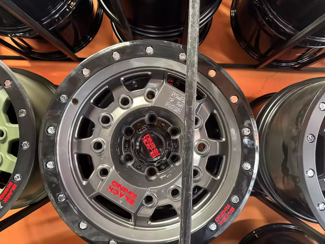 Rines para camionetas 17x9 Deluxe 2026