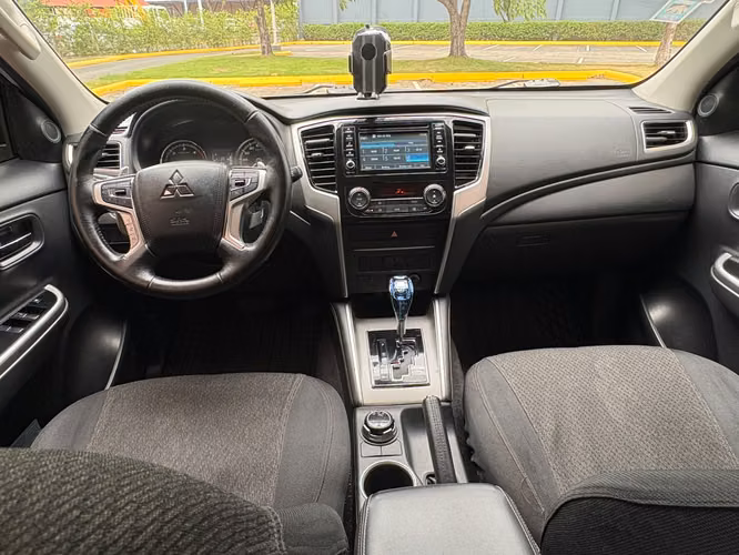 Mitsubishi L200 Intermedia - Imagen 5