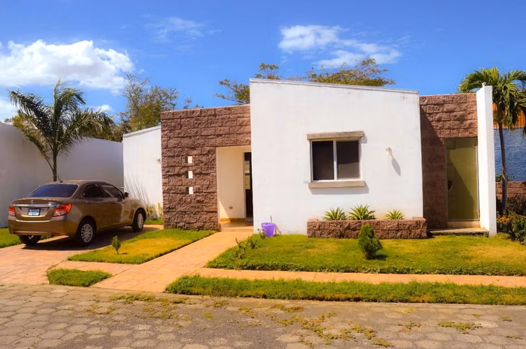 SE RENTA CASA EN SATELITE DE ASOSOSCA