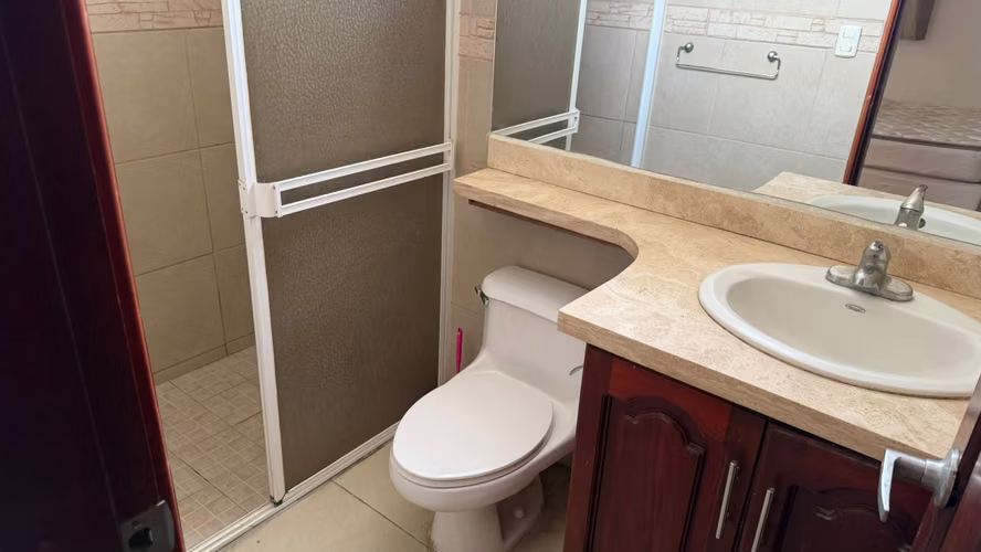 ¡Se renta! apartamento amueblado en sector Lomas del Valle - Imagen 4