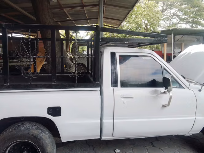 EN VENTA TOYOTA 22R TINA, AÑO 1986.