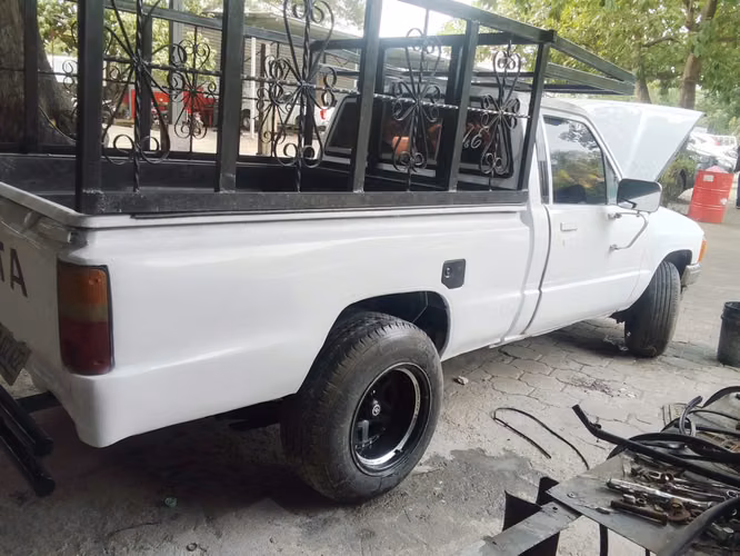 EN VENTA TOYOTA 22R TINA, AÑO 1986.