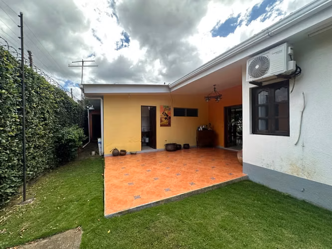 Casa en venta con piscina en Carretera a Veracruz Dentro de residencial  - Imagen 8