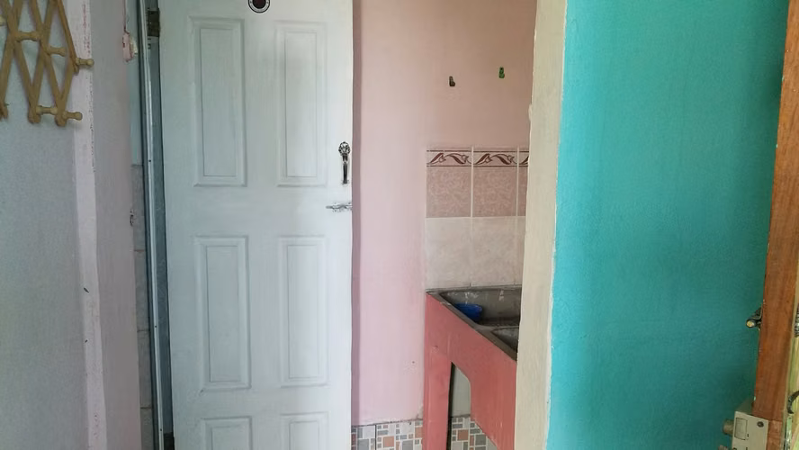 Rento cuarto con balcón  - Imagen 3