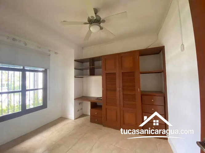 casa en Renta con Piscina en Portal del Carmen – Managua